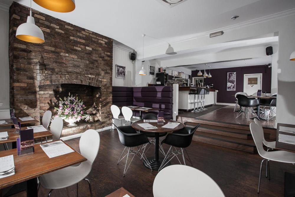 The Crown Rooms Newmarket Ньюмаркет Экстерьер фото